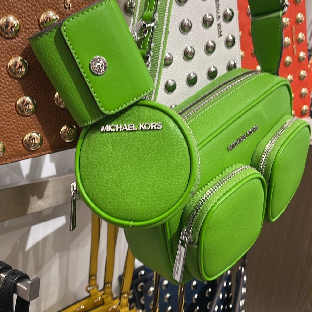 Michael Kors Jet Set Leather Medium Crossbody Bag with Case for Apple Airpods Pr - Picture 2 of 16